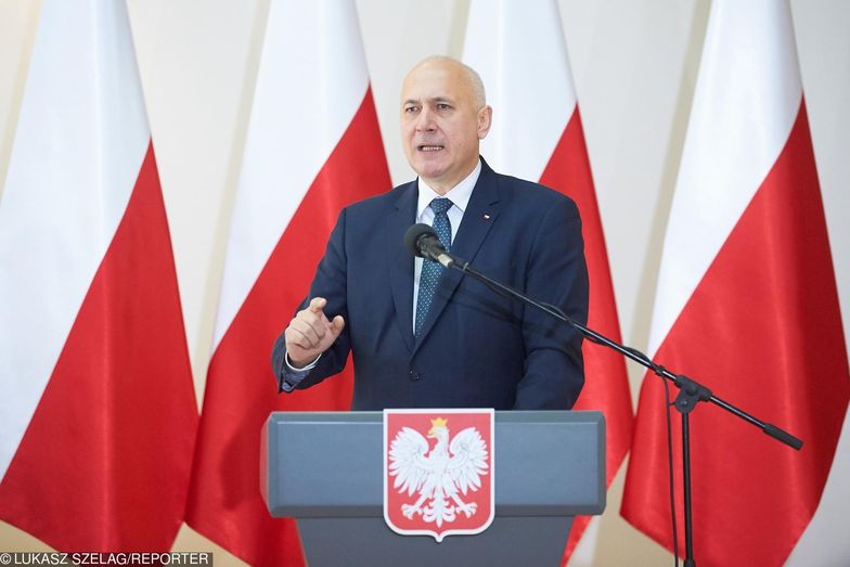 Szef MSWiA Joachim Brudziński nie wydał dotad żadnej pozytywnej decyzji w sprawie zdezubekizowanych funkcjonariuszy