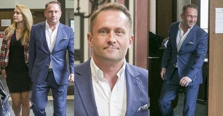 Młoda konkubina wspierała Durczoka w sądzie... (ZDJĘCIA)