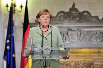 Wizyta Merkel w Grecji. Witali ją swastykami