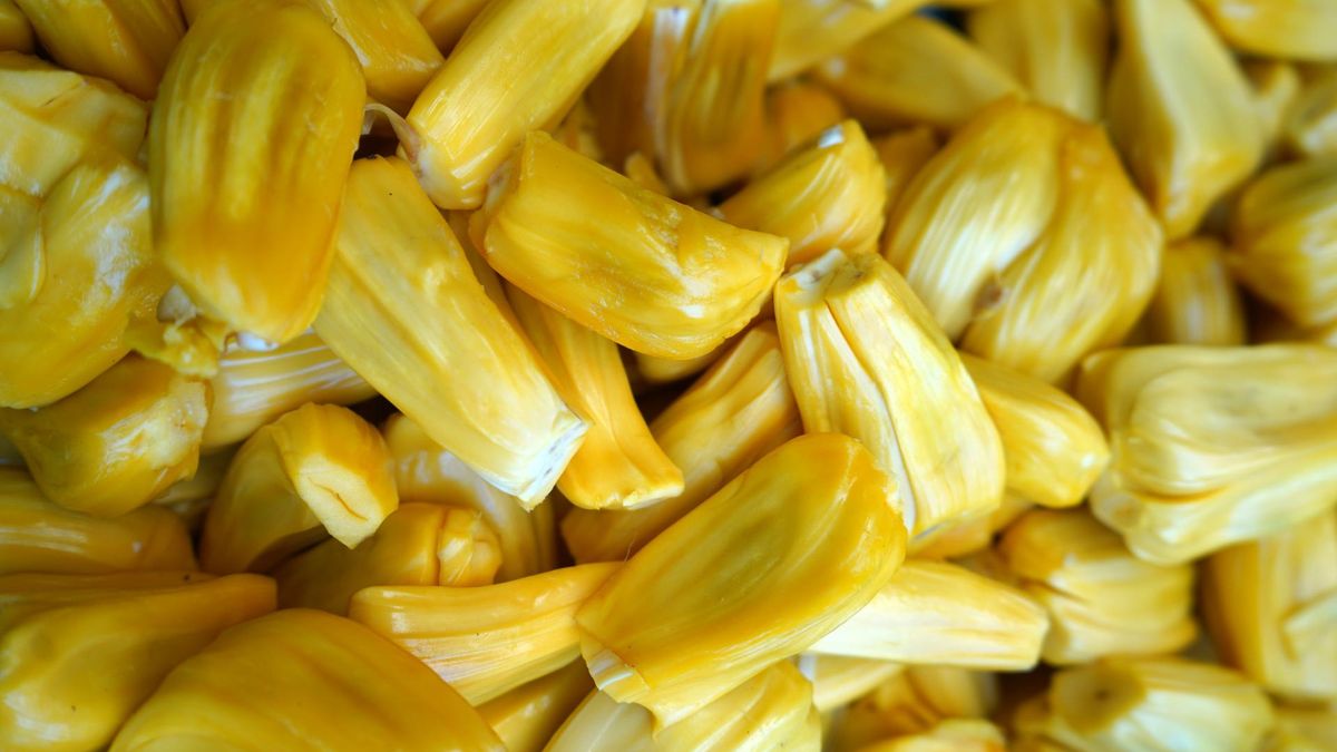Jackfruit - egzotyczny owoc, który zastępuje mięso! Jak smakuje i czy warto go spróbować?