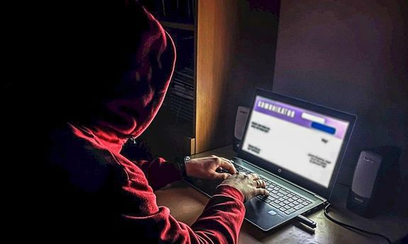 Oszustwo na pracownika banku. Mieszkaniec Ostrowca stracił 49 tys. zł