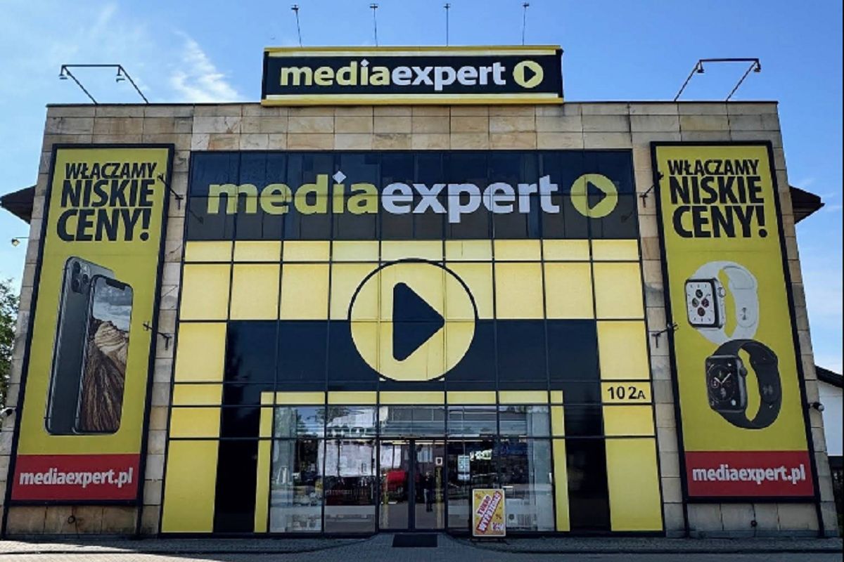 999 zł za telefon. Promocja Media Expert na święta