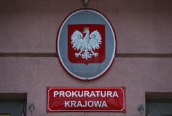 Ekshumacja ciała 39. ofiary ze Smoleńska. Śledczy na cmentarzu w Bydgoszczy