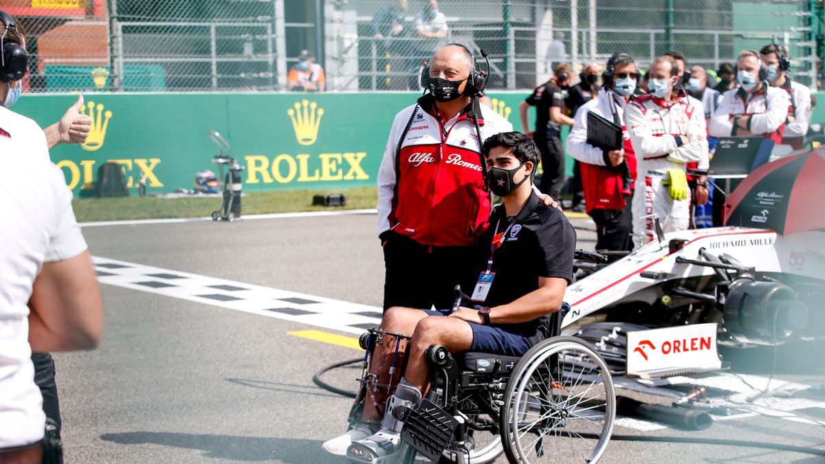 Zdjęcie okładkowe artykułu: Materiały prasowe / Alfa Romeo Racing ORLEN / Na zdjęciu: Juan Manuel Correa (na wózku) i Frederic Vasseur