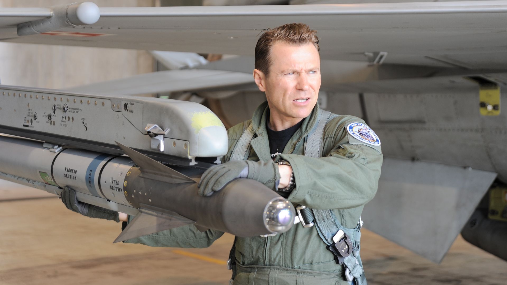 Płk Krystian Zięć, były pilot myśliwca F-16 