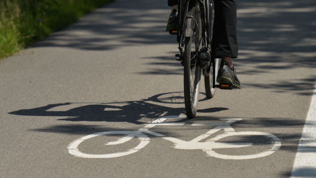 Czy jadąc na rowerze, trzeba mieć maseczkę?