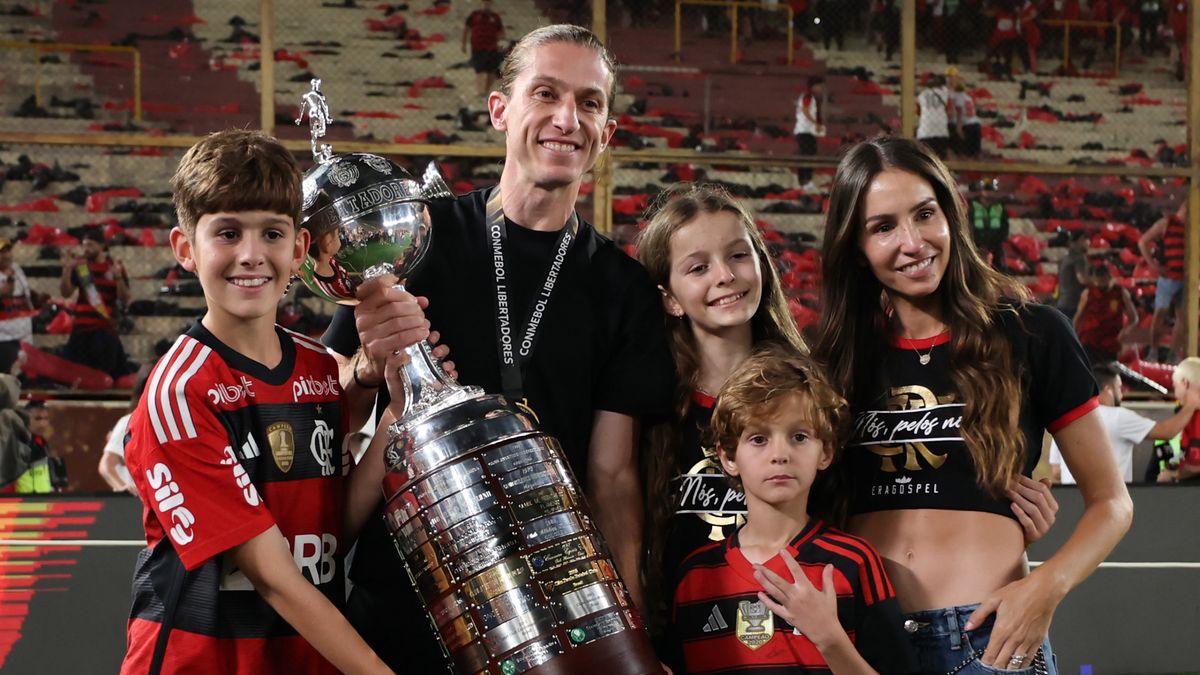 Getty Images / Filipe Luis Kasmirski z rodziną po triumfie w Copa Libertadores