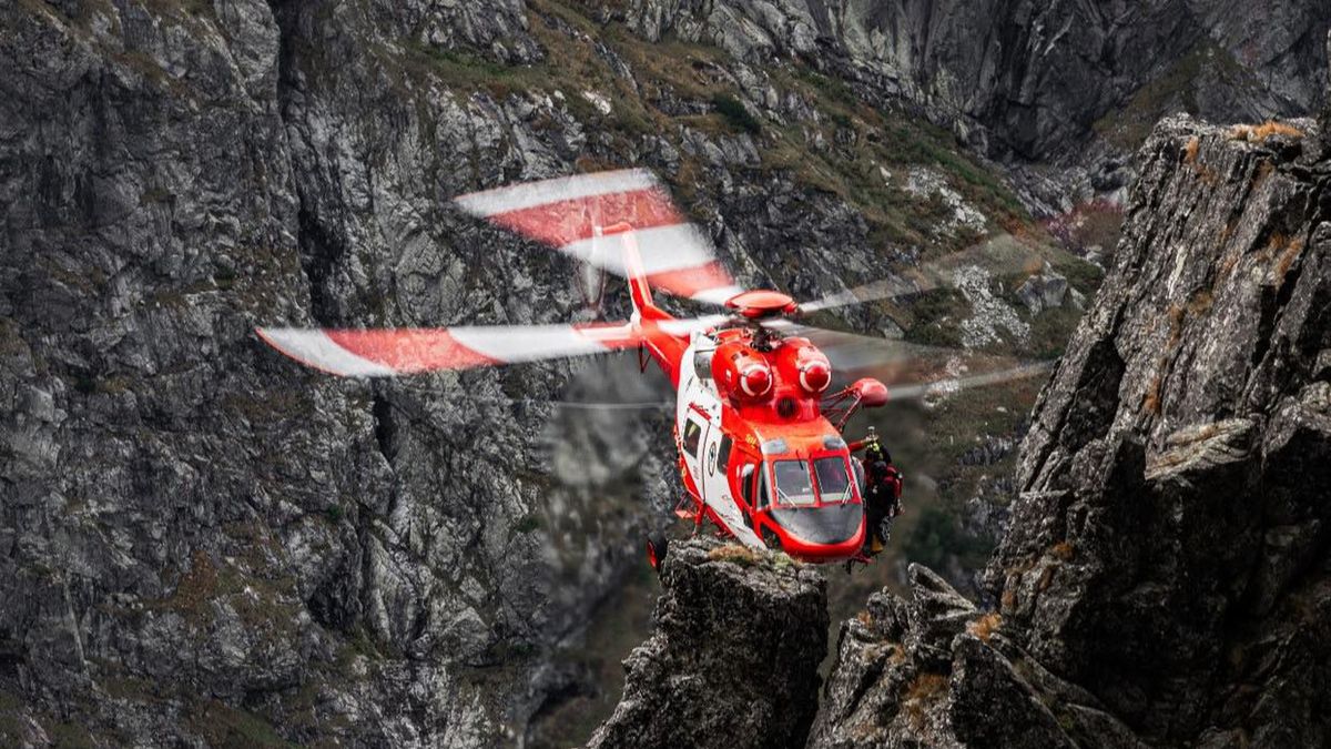 Śmigłowiec ratowniczy W-3A Sokół, którym lata TOPR musi przejść