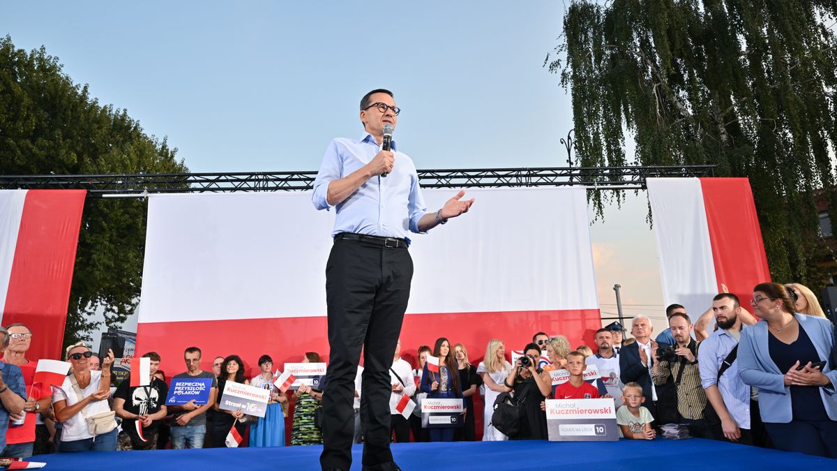 Siedlce, 12.09.2023. Kampania wyborcza do parlamentu 2023. Premier Mateusz Morawiecki podczas spotkania z sympatykami Prawa i Sprawiedliwości w Siedlcach, 12 bm. (amb) PAP/Przemysław Piątkowski