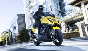 Skuter w stylu sportowego motocykla. Debiutuje nowa Yamaha TMax