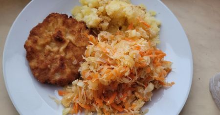 Najlepsza surówka do schabowego. Ciocia nie kombinuje, podała mi swój niezawodny przepis