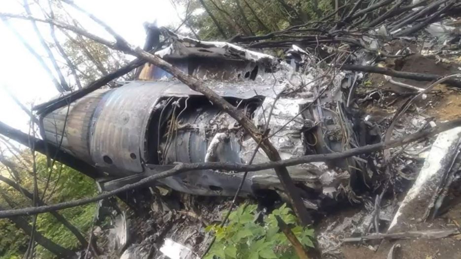 Fragmenty zestrzelonego Su-30 spadły do lasu