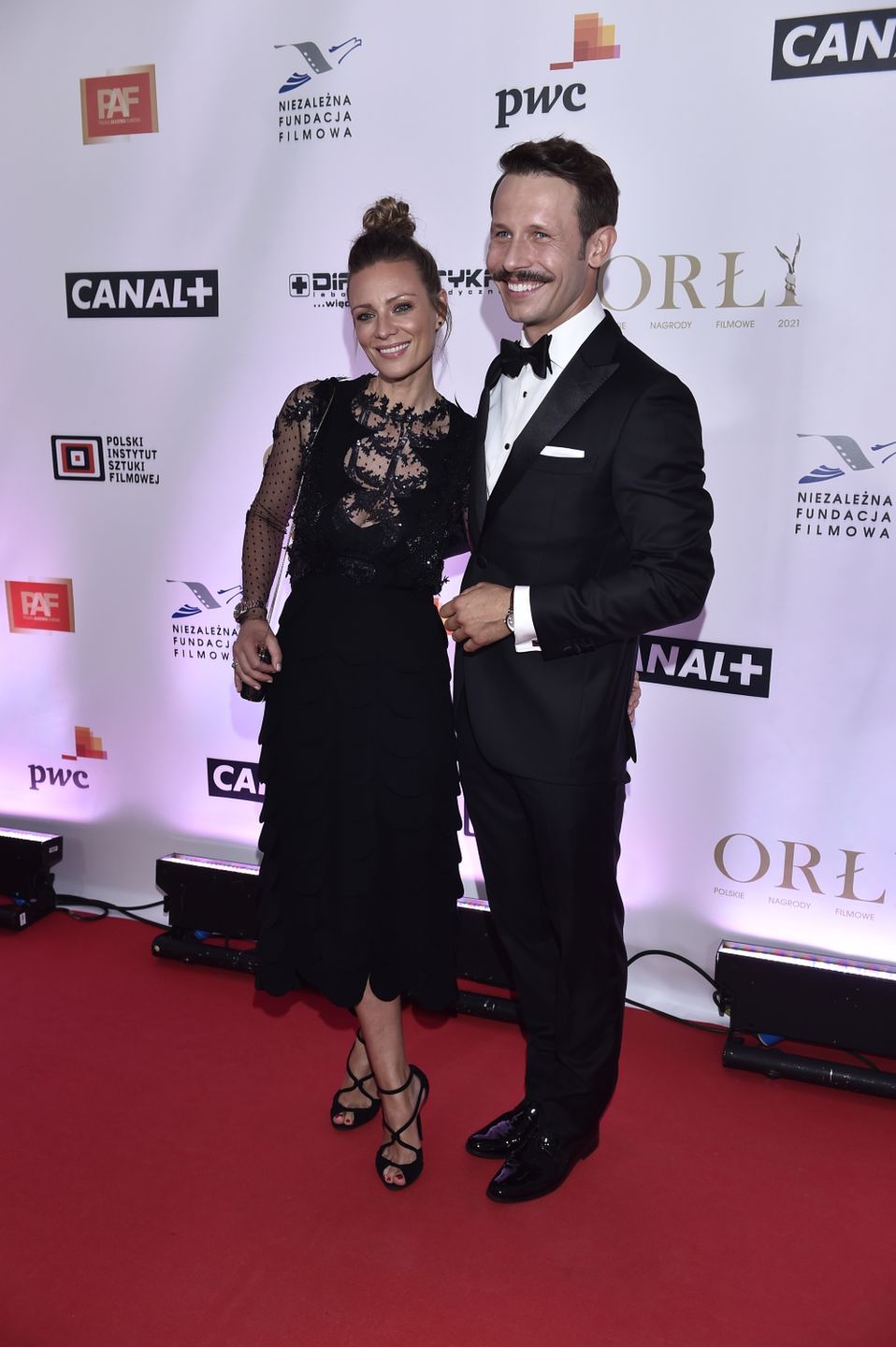 Orły 2021. Kreacje gwiazd: Mateusz Banasiuk, Magdalena Boczarska