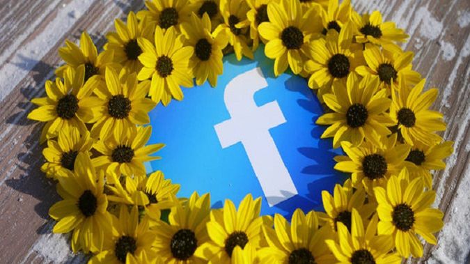 Jestem Adam, przez dziesięć lat nie istniałem. Bo dopiero od niedawna mam konto na Facebooku 1