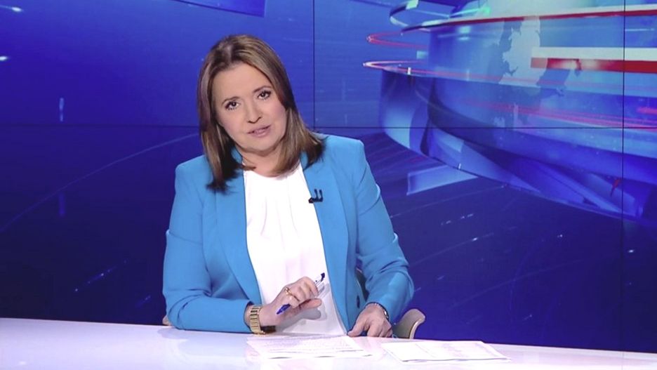 Danuta Holecka prowadząca główne wydanie "Wiadomości" TVP