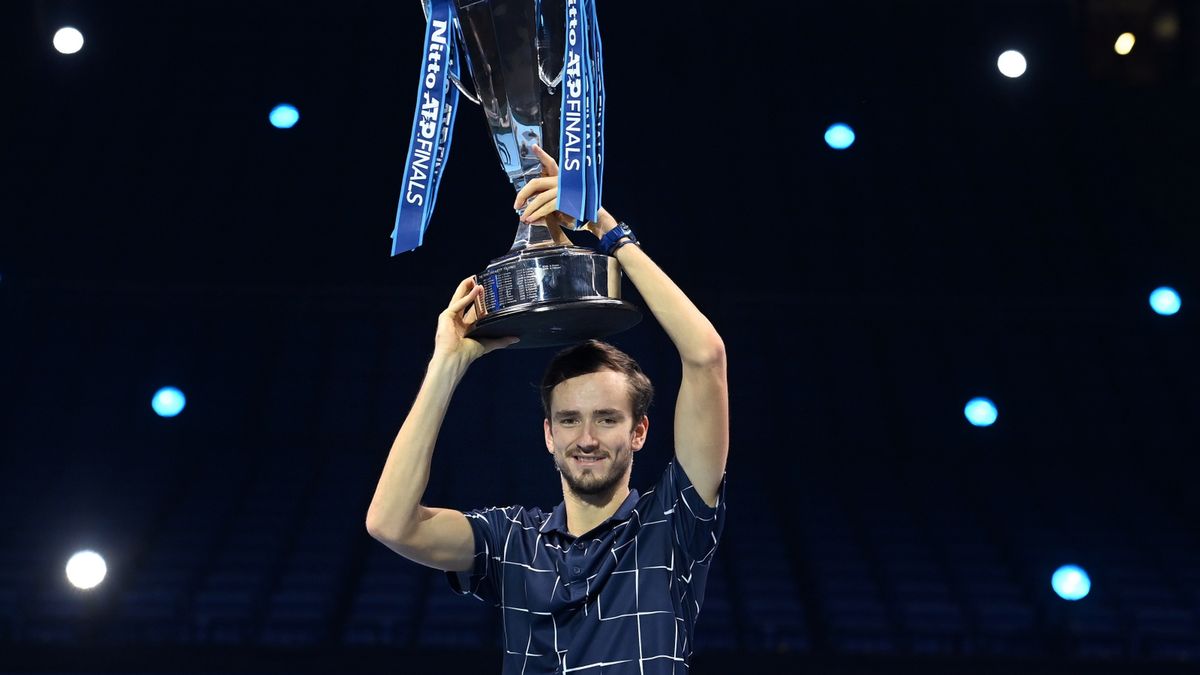 Zdjęcie okładkowe artykułu: PAP/EPA / ANDY RAIN / Na zdjęciu: Danił Miedwiediew, mistrz ATP Finals 2020