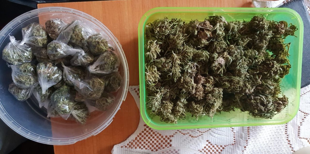 Marihuana ukryta w pudełku po żelkach