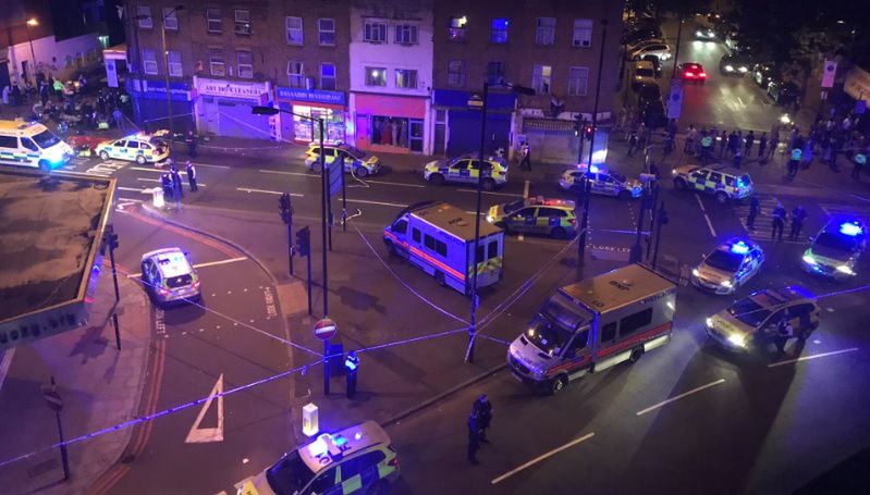 Atak terrorystyczny w Londynie. Jedna osoba nie żyje, co najmniej 10 rannych