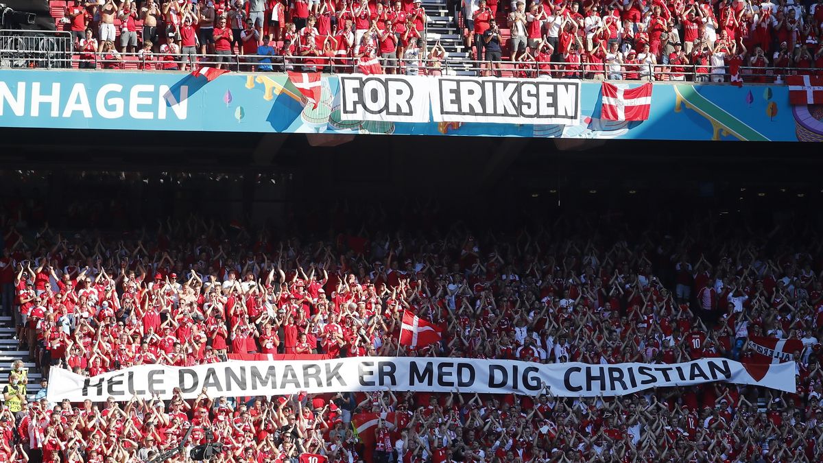 W 10 minucie meczu Dania - Belgia uhonorowano Christiana Eriksena