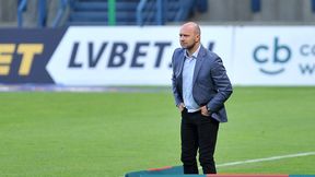 Przegrywają mecz za meczem. To działacze mówią o trenerze