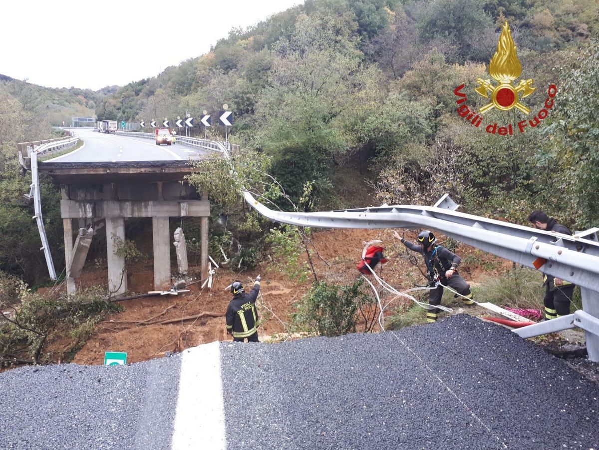 Pogoda daje się we znaki mieszkańcom Włoch. Zawalił się kawałek autostrady z Turynu do Savony