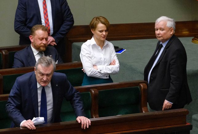 Sejm. Jarosław Kaczyński i Jadwiga Emilewicz w momencie, kiedy padły słowa o chamskiej hołocie