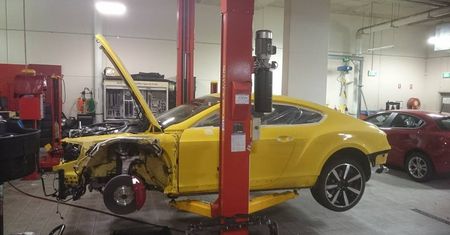 Top Gear doszczętnie zdewastowało Bentleya Continentala V8S