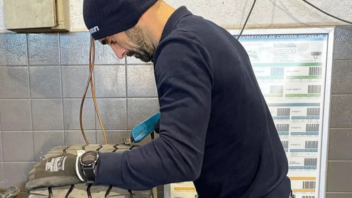 Gerard Badia w czasie pracy w warsztacie