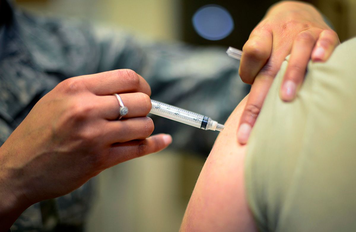 385 osób dostało niewłaściwie przechowywane szczepionki. Jest reakcja GIS