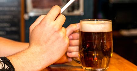 Alkohol i papierosy są droższe. Tak wzrosła akcyza