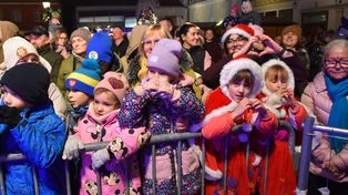 Bytom Odrzański: Mikołaj przyleciał helikopterem na jarmark