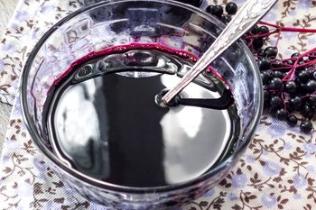 Sok na odporność bez dodatku cukru. Jak zrobić, żeby się nie zepsuł?