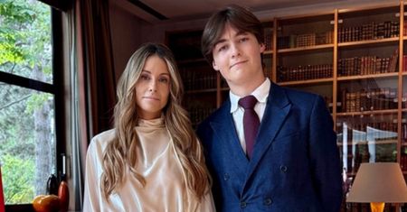 Małgorzata Rozenek chwali się zdjęciami z synem, który skończył francuską szkołę. Fani: "Staś i figura woskowa przypominająca mamę" (FOTO)