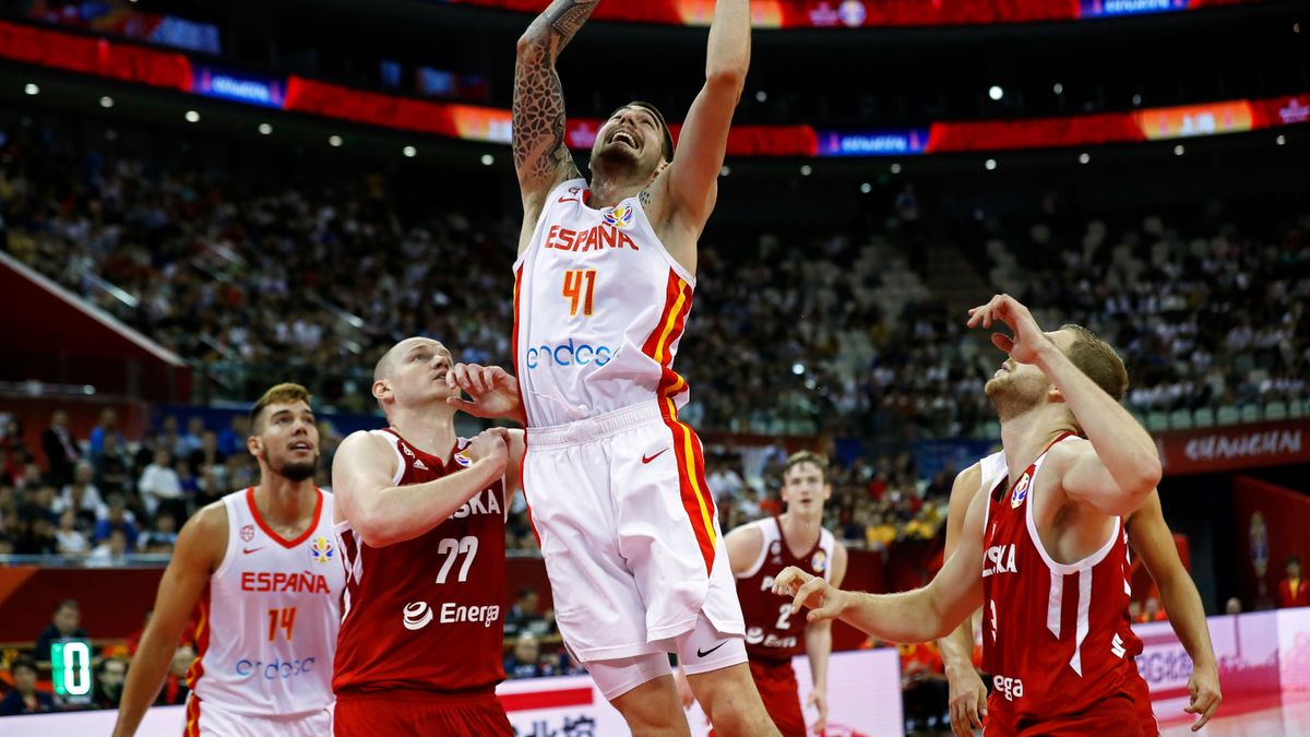 Juancho Hernangomez (w środku)