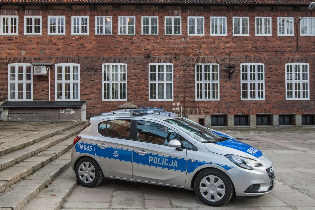 Łódź. Dwóch policjantów z zarzutami