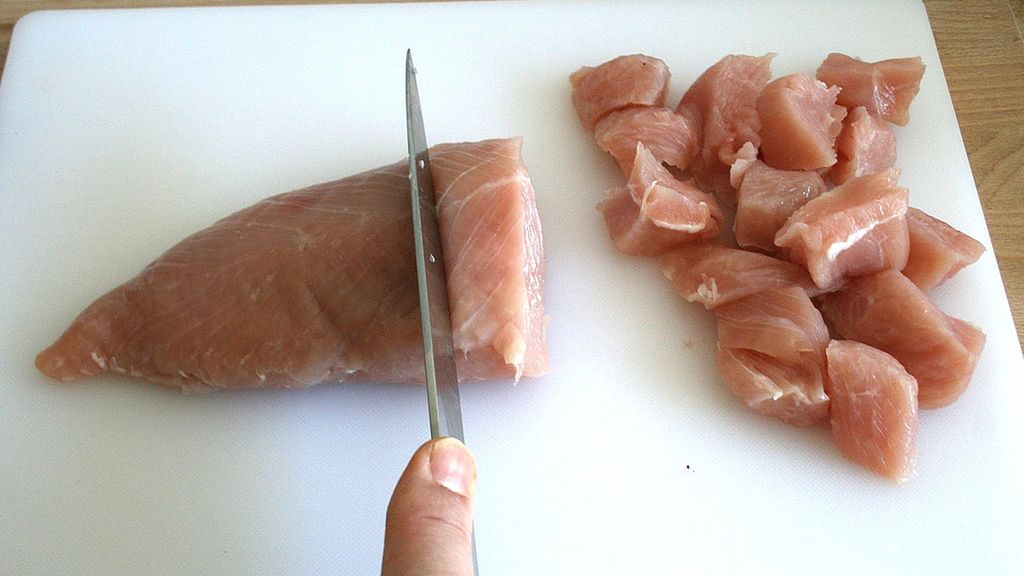 Surowa pierś z indyka (samo mięso)