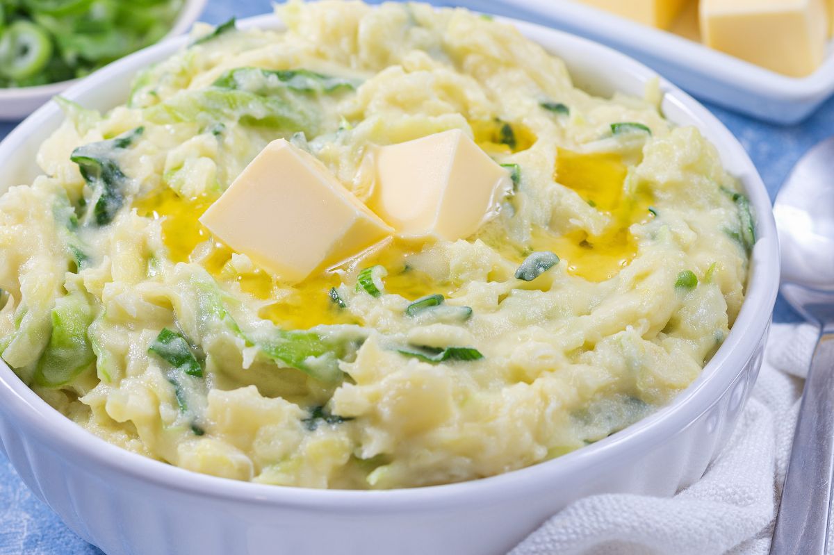 Takie ziemniaki jedzą teraz w Irlandii. Sposób gotowania nietypowy, ale ten smak jest obłędny