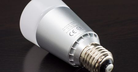 Adata Aura, żarówka LED RGB sterowana smartfonem