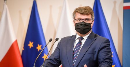 Uchodźcy na granicy z Białorusią. Wiceszef MSWiA: Nic nie wskazuje, że grozi im coś złego
