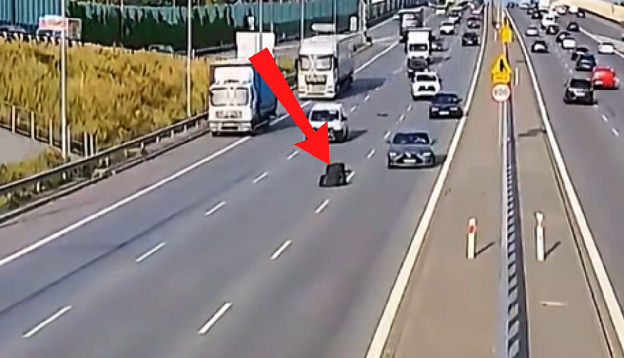 Nagranie z S2. Dokładnie widać, co zrobił. Komentarz zbędny