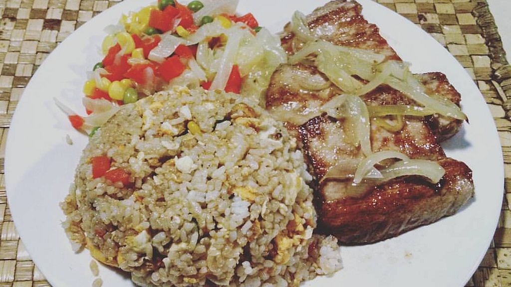 Tuńczyk poddany obróbce wysuszającej mięso