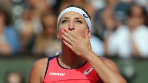 Roland Garros: Timea Bacsinszky zatrzymała Kristinę Mladenović i zasmuciła deszczowy Paryż