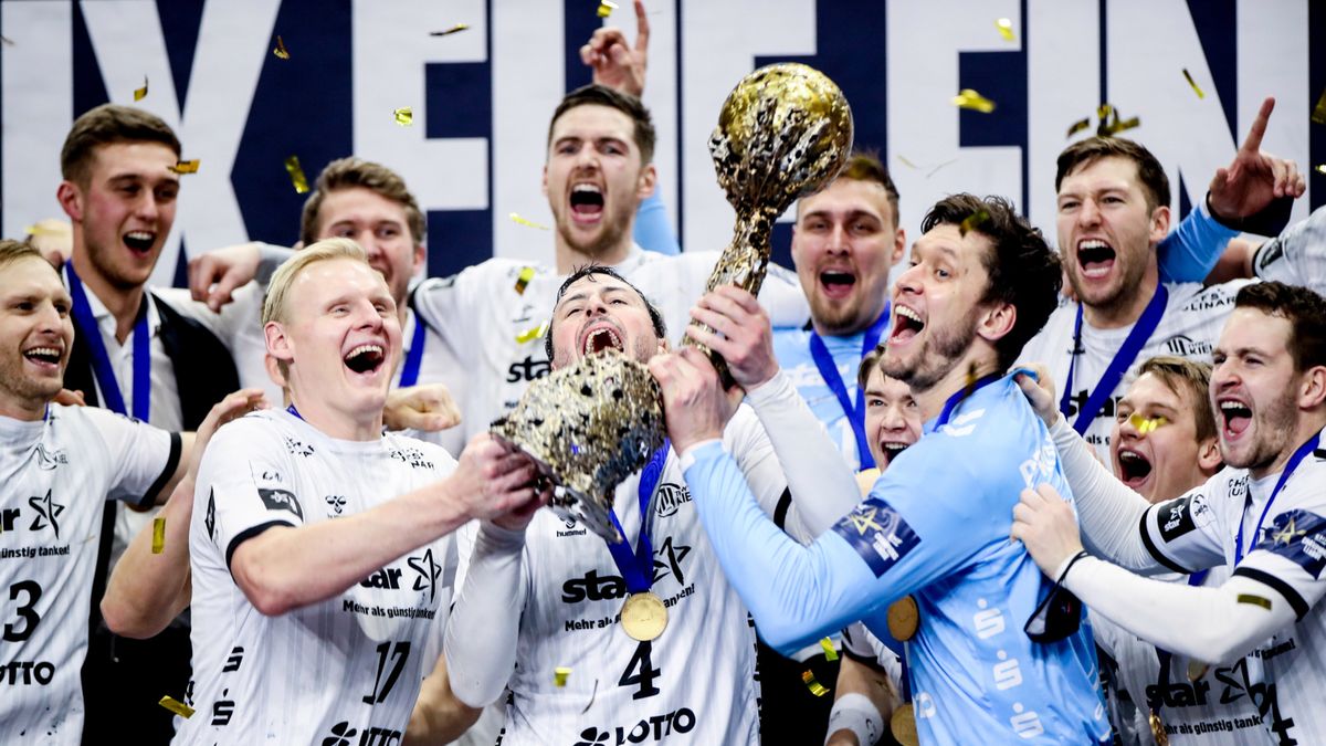 PAP/EPA / FRIEDEMANN VOGEL / Na zdjęciu: zawodnicy THW Kiel