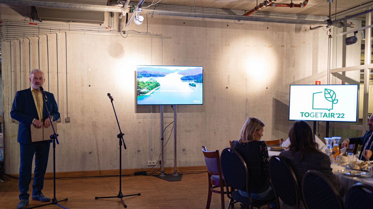 Śniadanie prasowe podczas drugiego dnia Międzynarodowego Szczytu Klimatycznego TOGETAIR 2022 