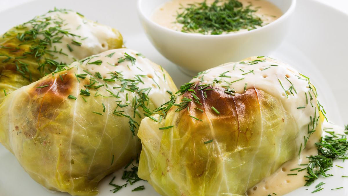 Gołąbki podaj z białym sosem