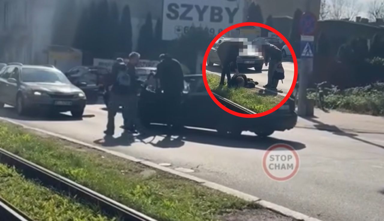 Sceny w Łodzi. Wyciągnęli go z auta. Nagranie obiega sieć
