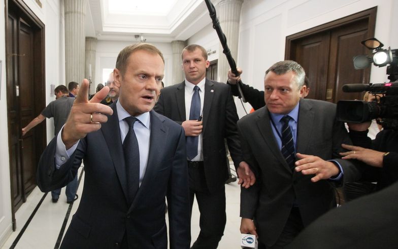 Donald Tusk odwołał posiedzenia rządu. Jedzie bronić funduszy do Brukseli