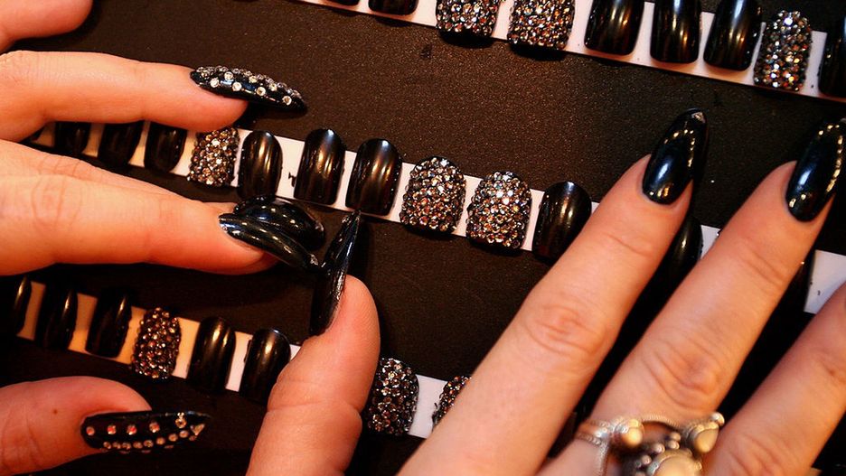 Z pomocą press-on nails wyczarujesz praktycznie każdą stylizację paznokci.