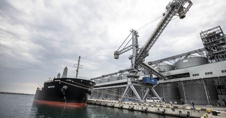 Ukraińskie zboże wróciło na Morze Czarne. Pierwszy statek wypłynął z Odessy do Libanu