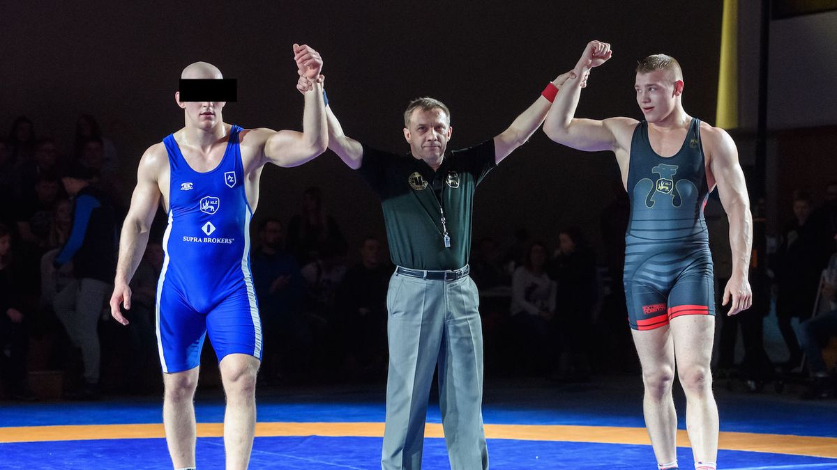 Newspix / Jacek Ufnal/FOTOPYK / Erwin I. (z lewej) po jednej z walk ligowych, w lutym 2017